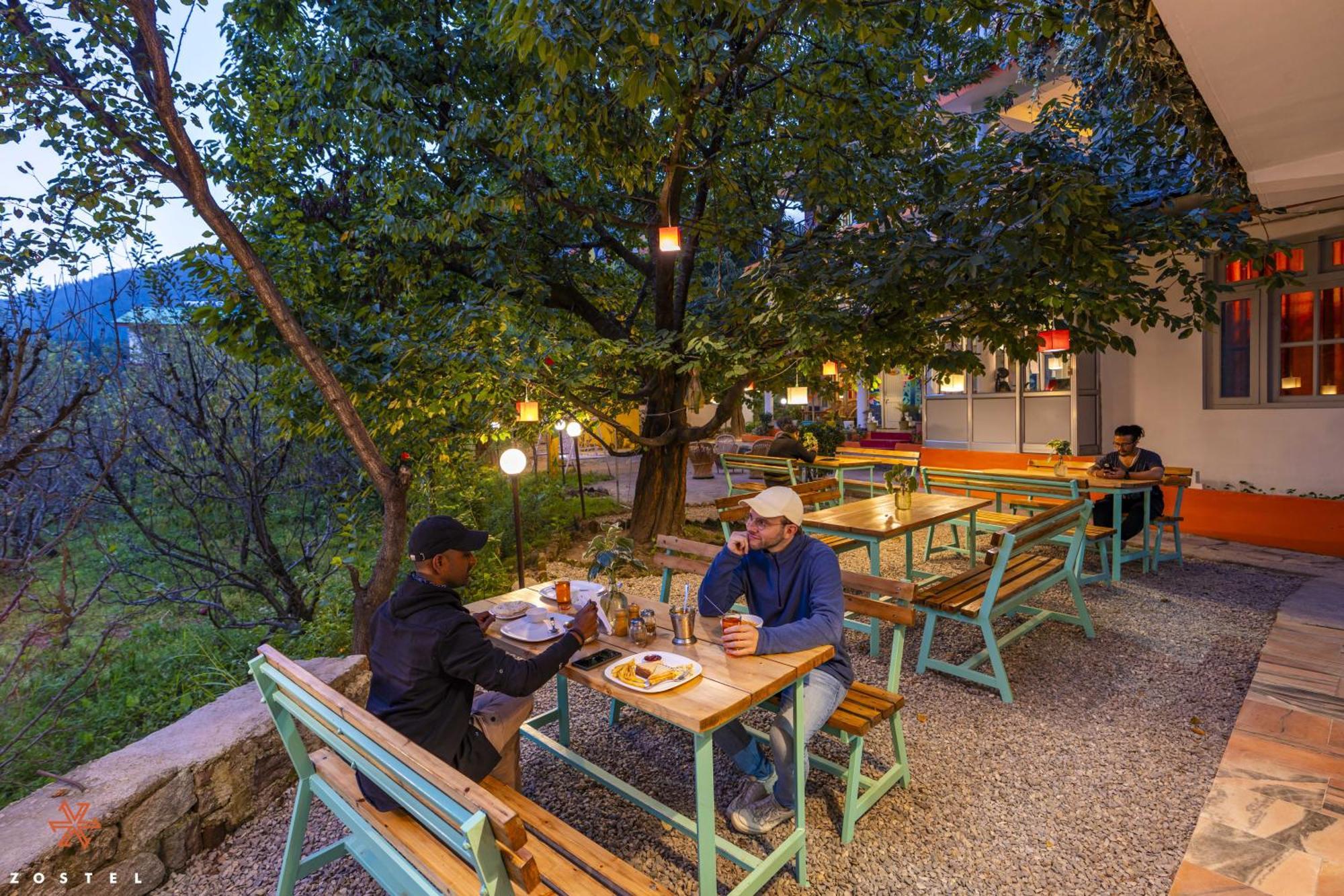 Zostel Old Manali Pansiyon Dış mekan fotoğraf